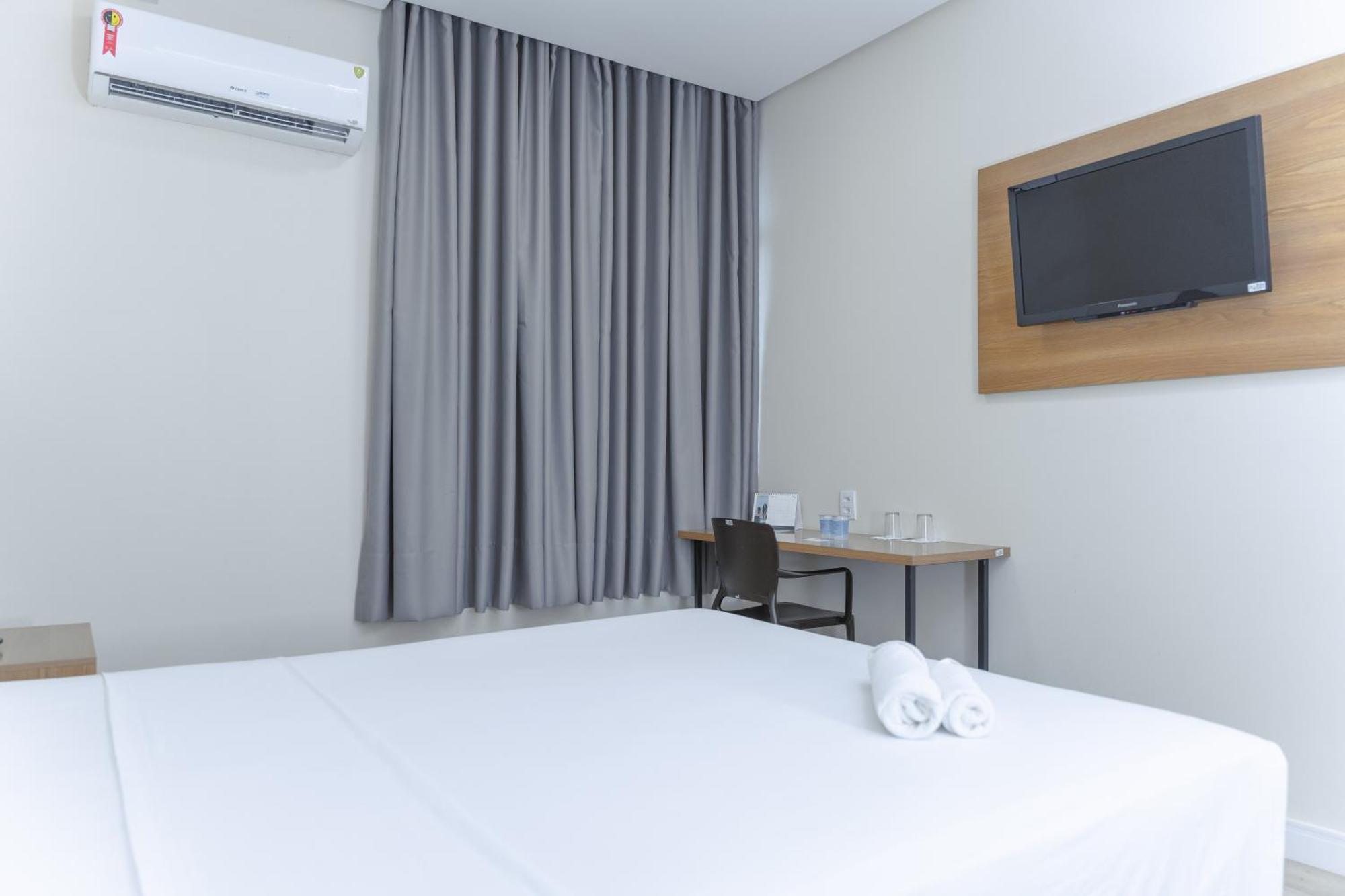 Hotel Equinocios Executive باركارينا المظهر الخارجي الصورة